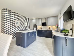 Photo 16- click for photo gallery